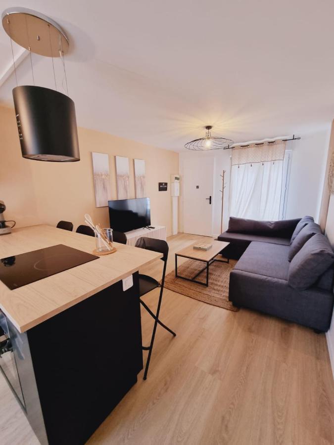 Duplex Neuf Centre Ville Avec Parking Neauphle-le-Château Esterno foto